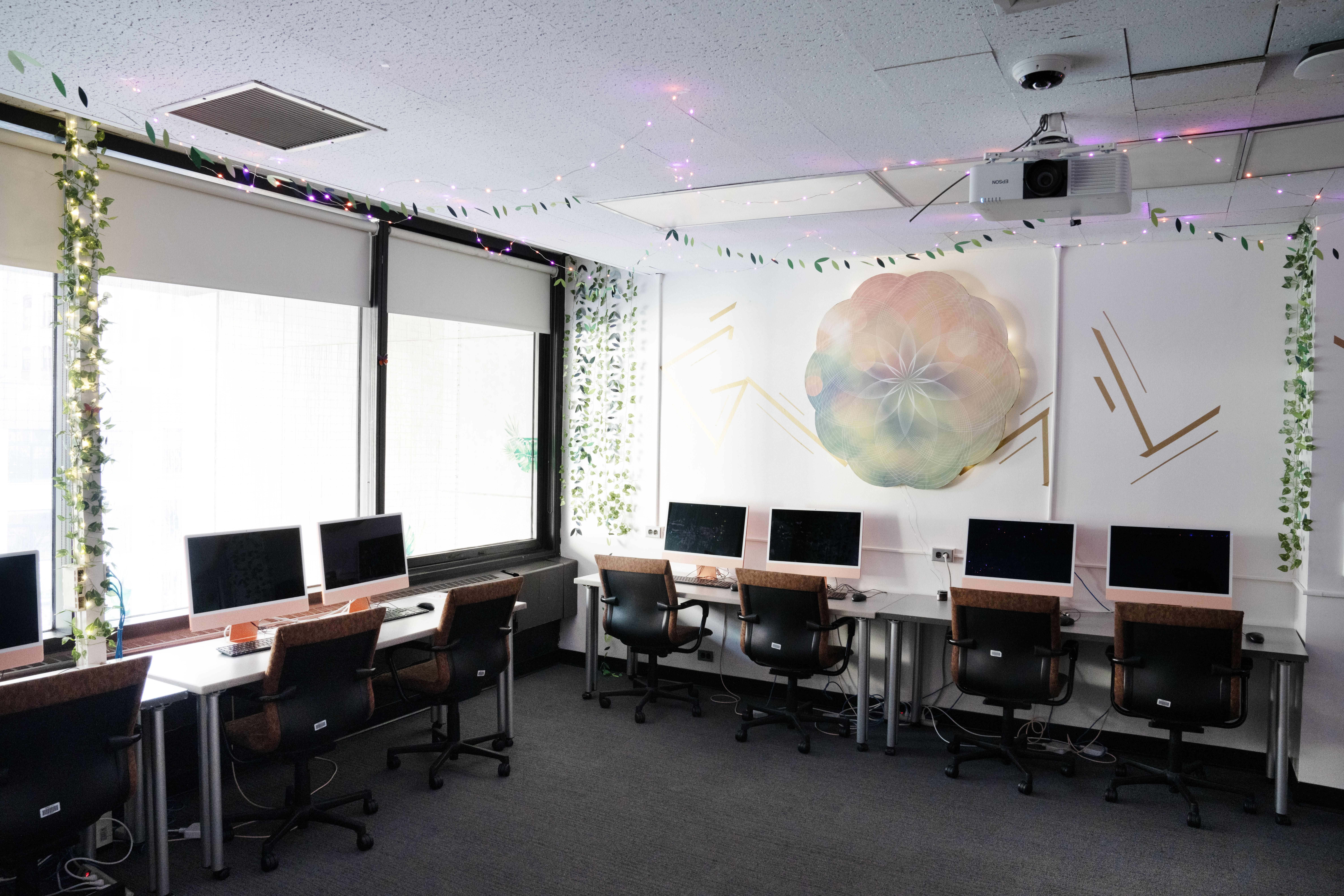 Mac Lounge